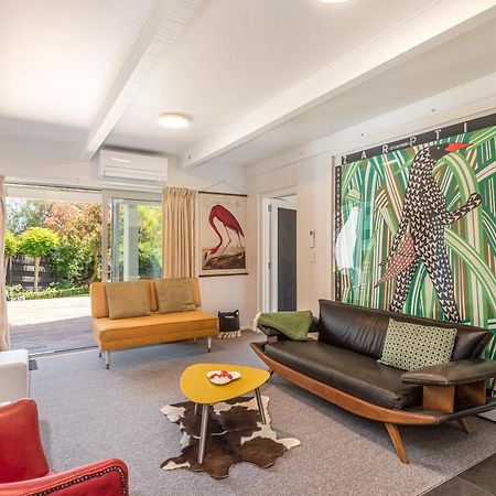 Apartmán Retro Living - Lush Garden Christchurch Exteriér fotografie