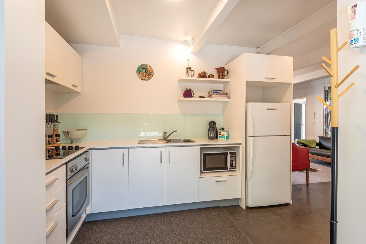 Apartmán Retro Living - Lush Garden Christchurch Exteriér fotografie