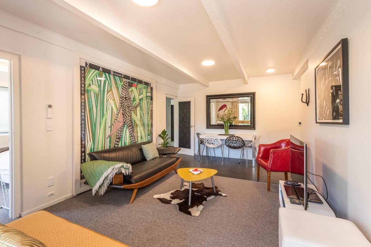 Apartmán Retro Living - Lush Garden Christchurch Exteriér fotografie